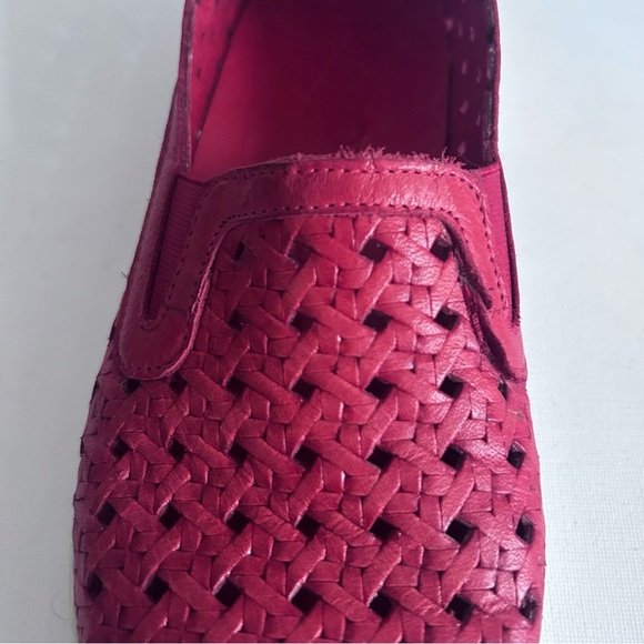 Red Mago Perforated Leather Slip On Walking Shoe Sneaker Size 8 - Picture 14 of 15